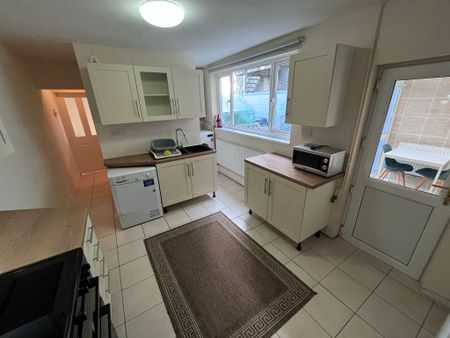 Oystermouth Villa, Oystermouth Road, Swansea SA1 3UJ - Photo 5