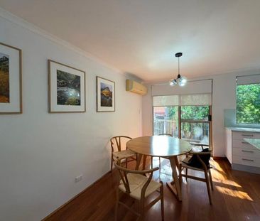 Split level townhouse in Prime Marsfield Location - Photo 3