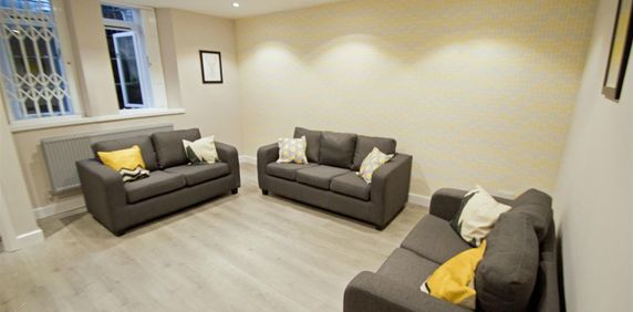 Cliff Road Gardens, Woodhouse, LS6 2EY, Leeds - Photo 2