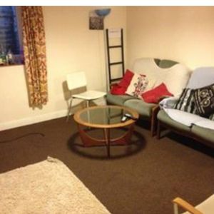 Close to university/ city centre - Photo 2
