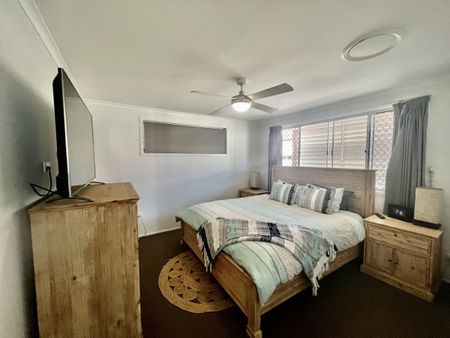 Renovated Coastal Home with Pool & Entertaining Area - Just 350m to the Beach! - Photo 2