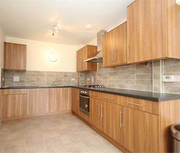 5 bedroom semi-detached house to rent - Photo 3