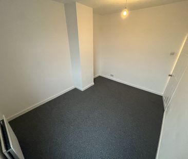 Cambria Street, Griffithstown, Pontypool - Photo 6