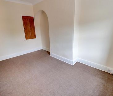 High Street, Great Glen - Photo 3