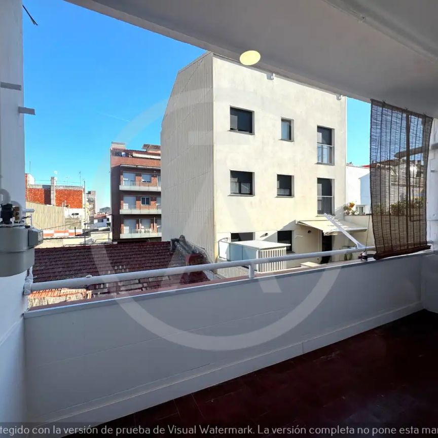 Piso de alquiler en Carrer del Doctor Ullés, 127, Ca n'Aurell - Photo 1