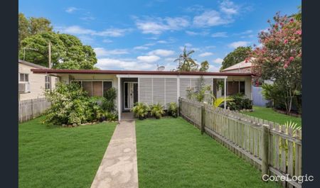 Charming Duplex Living in the Heart of South Townsville - Photo 4