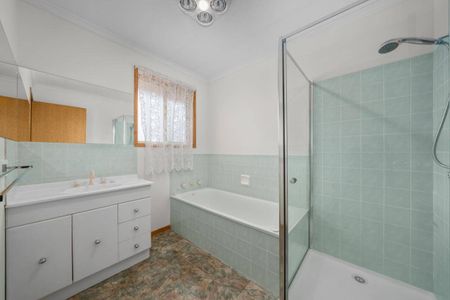 Charming Family Home in Prime Brighton Location - Photo 4