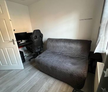 4 bedroom townhouse to rent - Photo 5