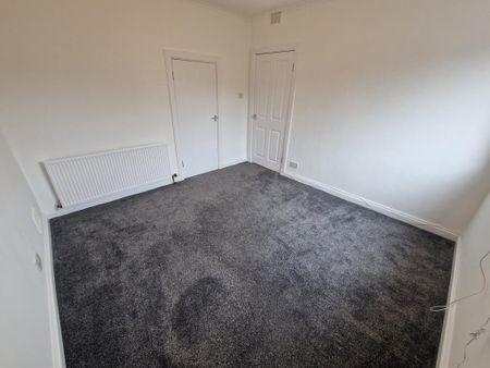 2 bedroom ground floor flat to rent - Photo 4