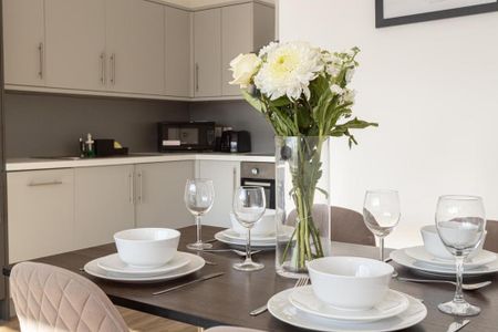 1 bedroom serviced apartment to rent - Photo 5