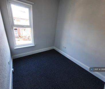 4 bedroom terraced house to rent - Photo 3
