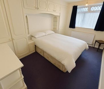 1 bedroom in a house share to rent - Photo 2