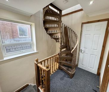 4 bedroom semi-detached house to rent - Photo 5