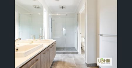 Sensational family home and location in Clyde! - Photo 2