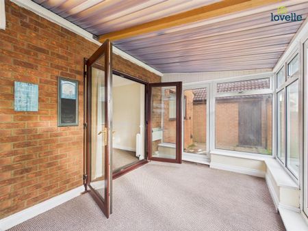 2 bedroom detached bungalow to rent - Photo 2