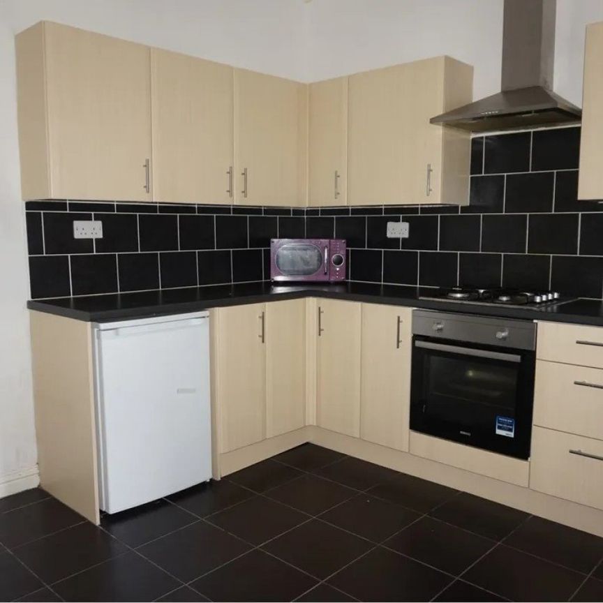 3 bed Terraced - To Let - Photo 1