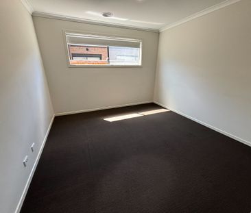 Bright, Modern Family Home Ready to Move In - Photo 4