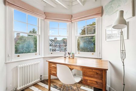 A rare and stunning five bedroom detached house on Harvist Road, Queens Park including utilities. - Photo 5