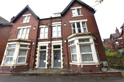 4 bedroom Flat in Flat B, Leeds - Photo 1