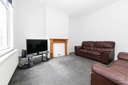 Welton Place, Hyde Park, Leeds - Photo 2