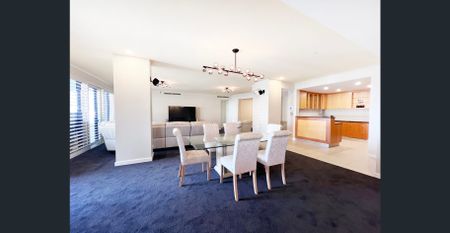 Open Sat Nov 8th, 2025, 11:30 - 12:00pm, World Class Location - Stunning Coastal & Marina Views - Photo 2