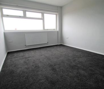 3 bedroom property to rent - Photo 3