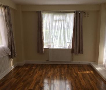3 bedroom flat to rent - Photo 5