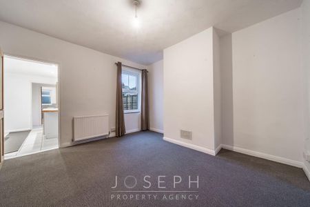 3 bedroom terraced house to rent - Photo 3