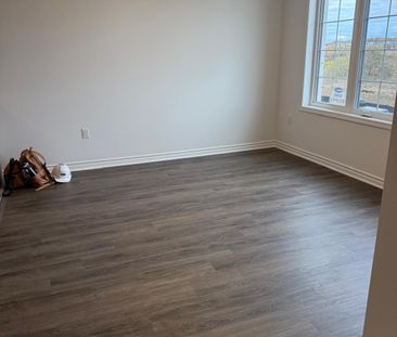 For Lease - 29 Yellow Rail Crescent, Brampton, Ontario - Photo 6