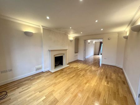 4 bedroom link detached house to rent - Photo 3