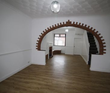 3 Bedroom End of Terrace House for Rent - Photo 5