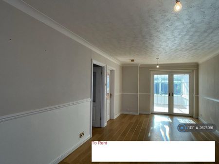 3 bedroom semi-detached house to rent - Photo 3