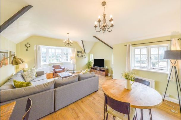 2 bedroom apartment to rent Hall Place, St. Peters Street, St. Albans, AL1 - Photo 1