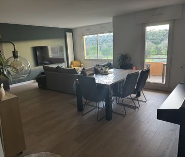 Location Appartement 3 pièces 75m² NIMES 30900 - Photo 1