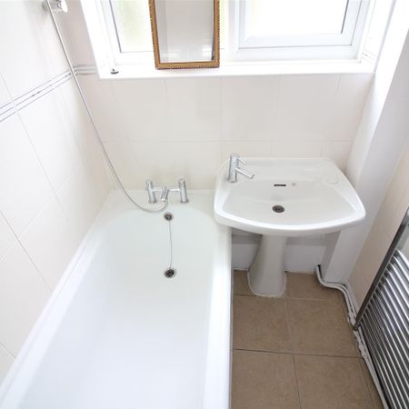 Penwerris Avenue, Isleworth - Photo 4