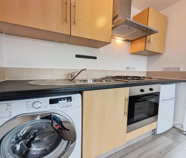 1 bedroom flat to rent - Photo 3
