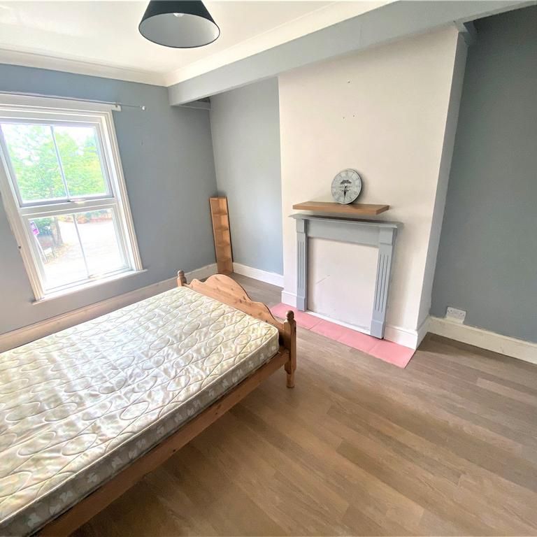 4 bedroom terraced house to rent - Photo 1