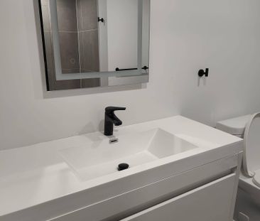 4855 Queen Mary road - Beautiful 1-bedroom apartment for rent! - Photo 5