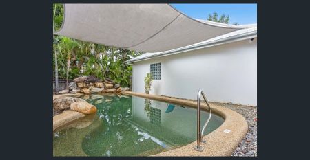 Charming 1-Bedroom Unit in the Heart of Palm Cove - Photo 2