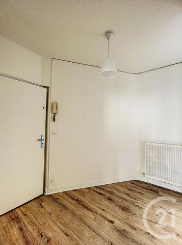 Location Appartement 1 pièce 15m² LA NEUVILLETTE 51100 - Photo 5