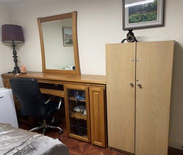 Self Contained Fully Furnished 2BR Unit near Train in Camberwell av... - Photo 4