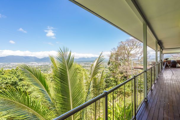 On the very top of Cairns - Luxurious Entertainer - Short Lease OK - Photo 1