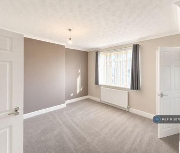 3 bedroom terraced house to rent - Photo 3