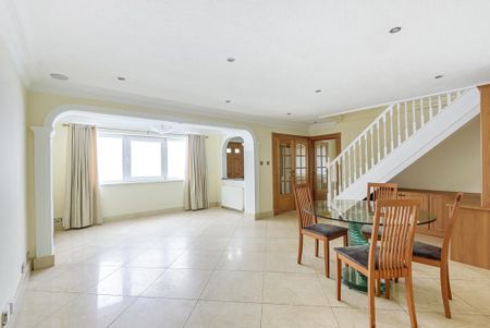 5 bedroom detached house to rent - Photo 2