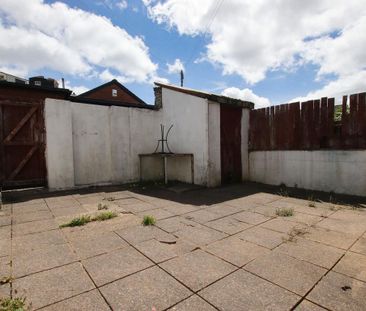 4 bedroom terraced house to rent - Photo 3