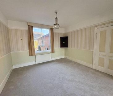 4 bedroom semi-detached house to rent - Photo 5