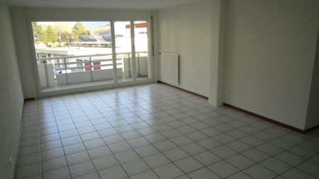 Spacieux appartement de 4,5 pièces avec balcon et ascenseur - Photo 4