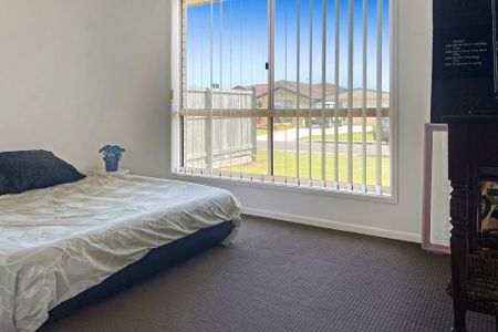 8 Lakeridge Drive, - Photo 2