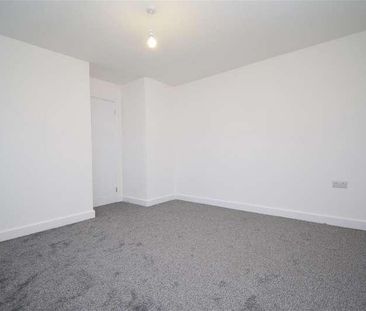 Longlands Road, Ossett, WF5 - Photo 3