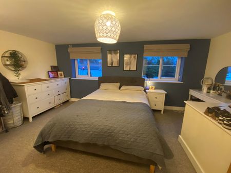 3 Maes Penrhyn, Four Crosses - Photo 3